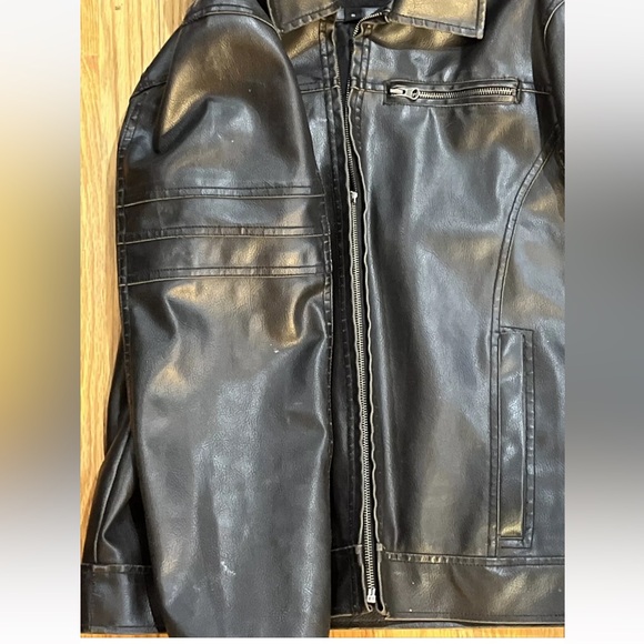 Men’s Vintage Guess Black Faux Leather Jacket Coat Size S - Picture 6 of 13